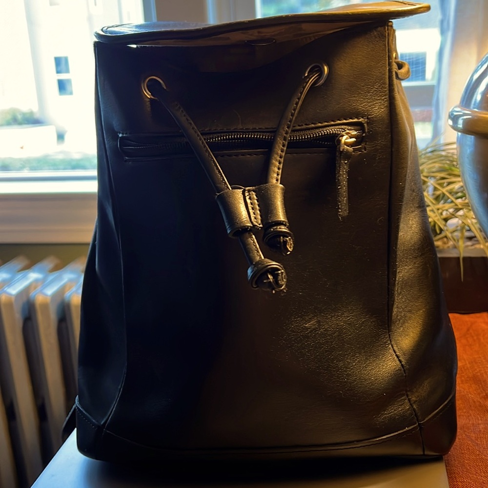 Llbean black leather backpack. VERY good condition
